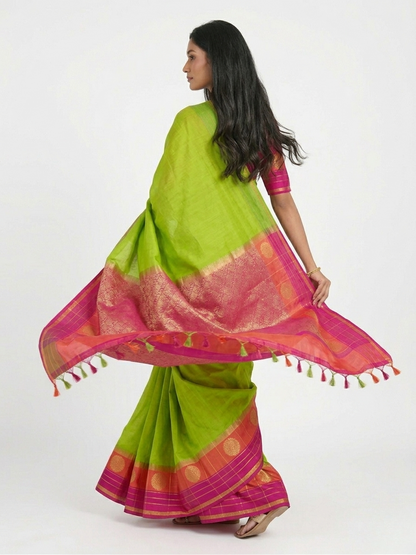 Kili Pure Silk Handwoven Kanchipuram Saree with Unstitched Blouse Material